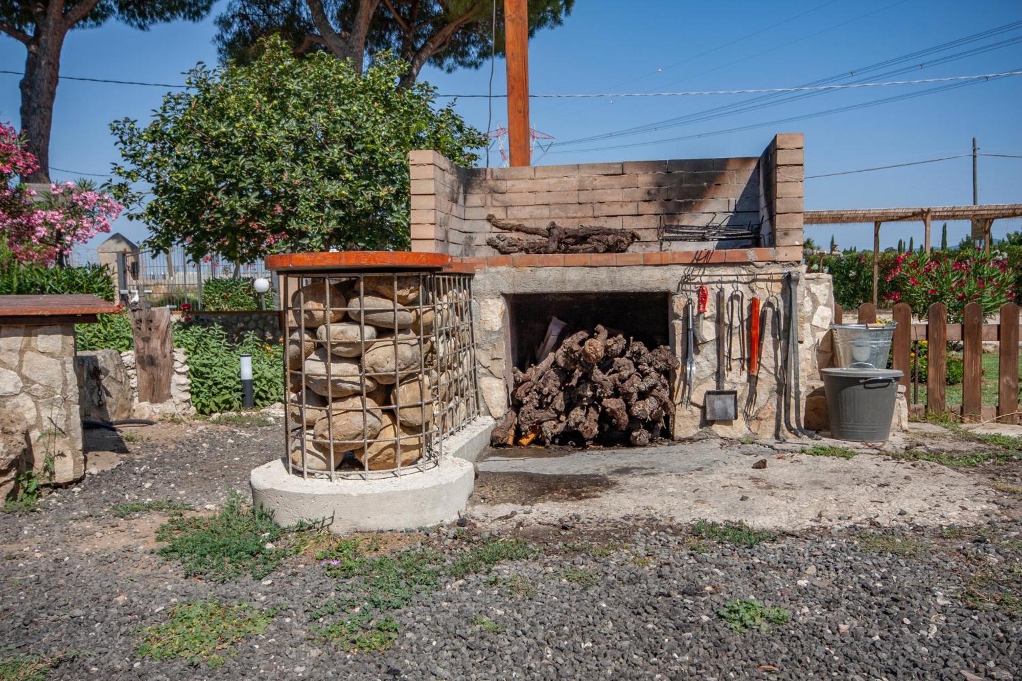Agriturismo L'Istrice Di Gio モンタルト・ディ・カストロ エクステリア 写真